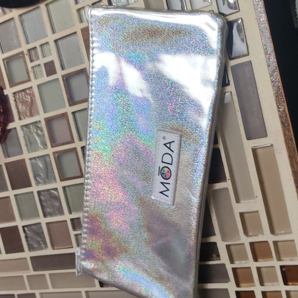 Moda Silver Makeup bag-$5 add on